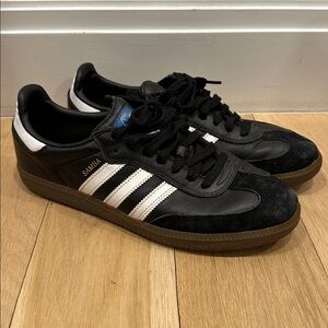 Adidas Sambas Size 10.5 Black and White Sneakers